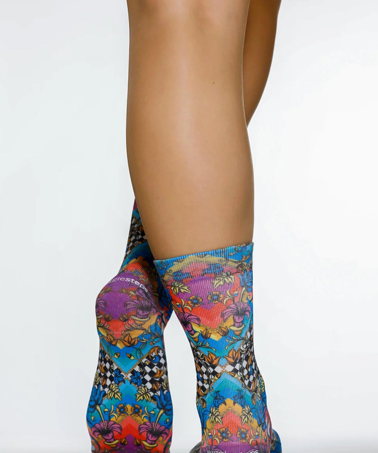 BARAQUEFLOWERLadiesSocks2_3f10d1be-b217-4157-a7b0-fef6caa2a3f4.webp