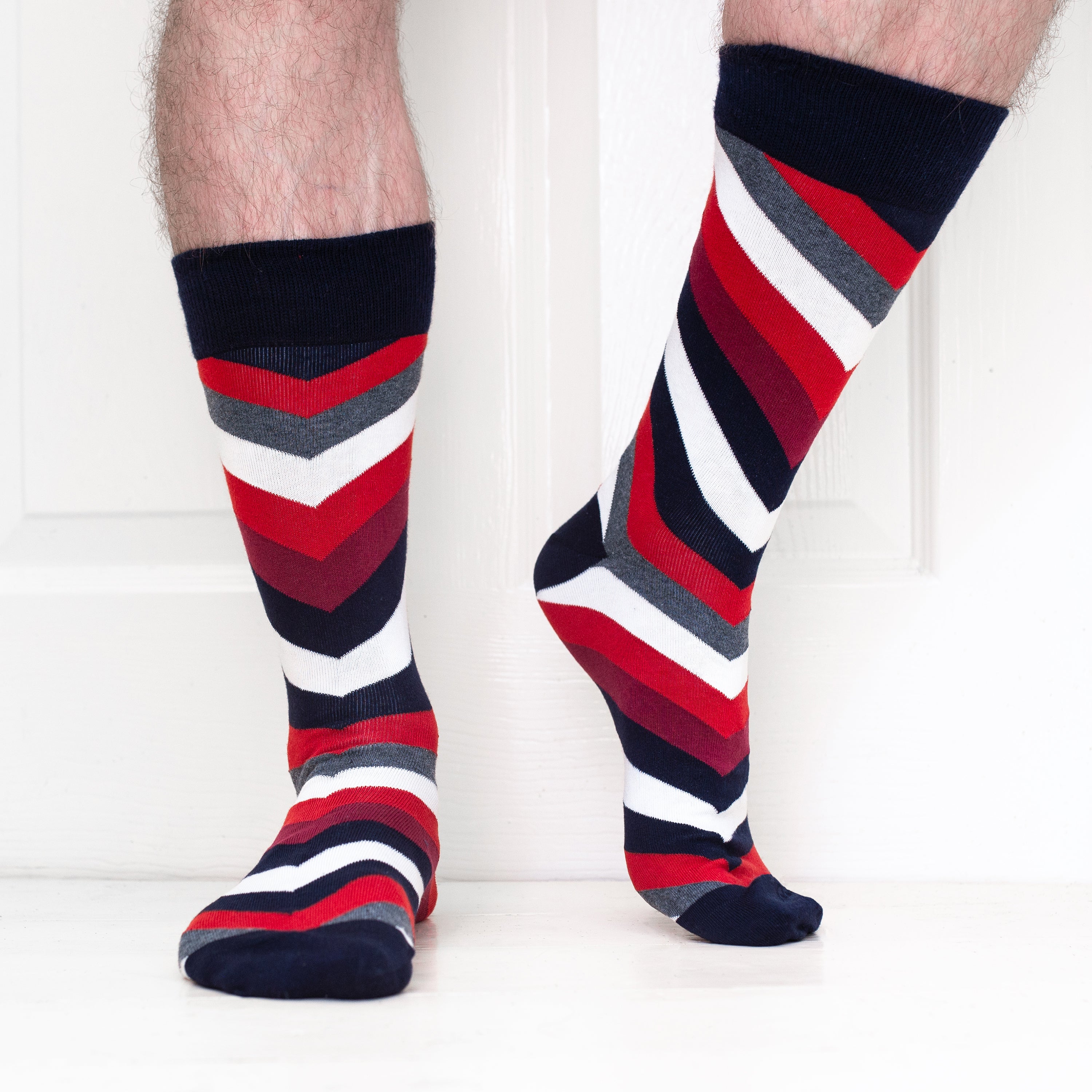 Linear Luxe – 5 Pack Multi-Design Men’s Soft Cotton Socks